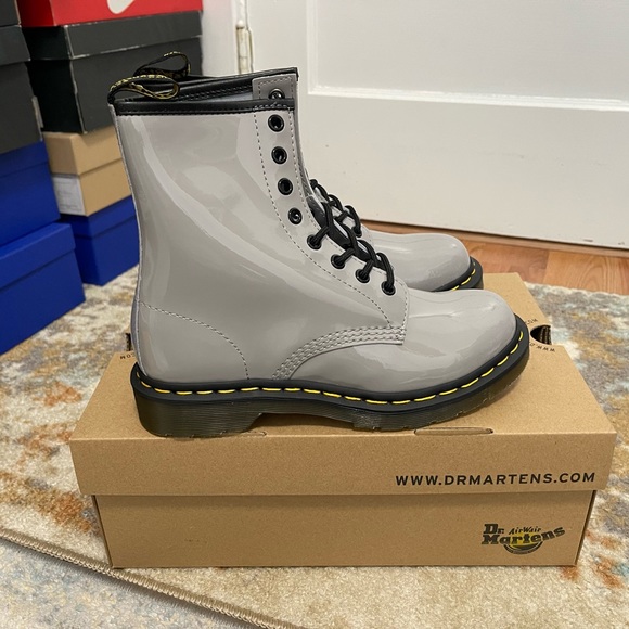 NIB Women’s Size 7 (Euro Size 38) Dr. Martens 1460W 8-eye Combat Boots Zinc Gray - Picture 7 of 15